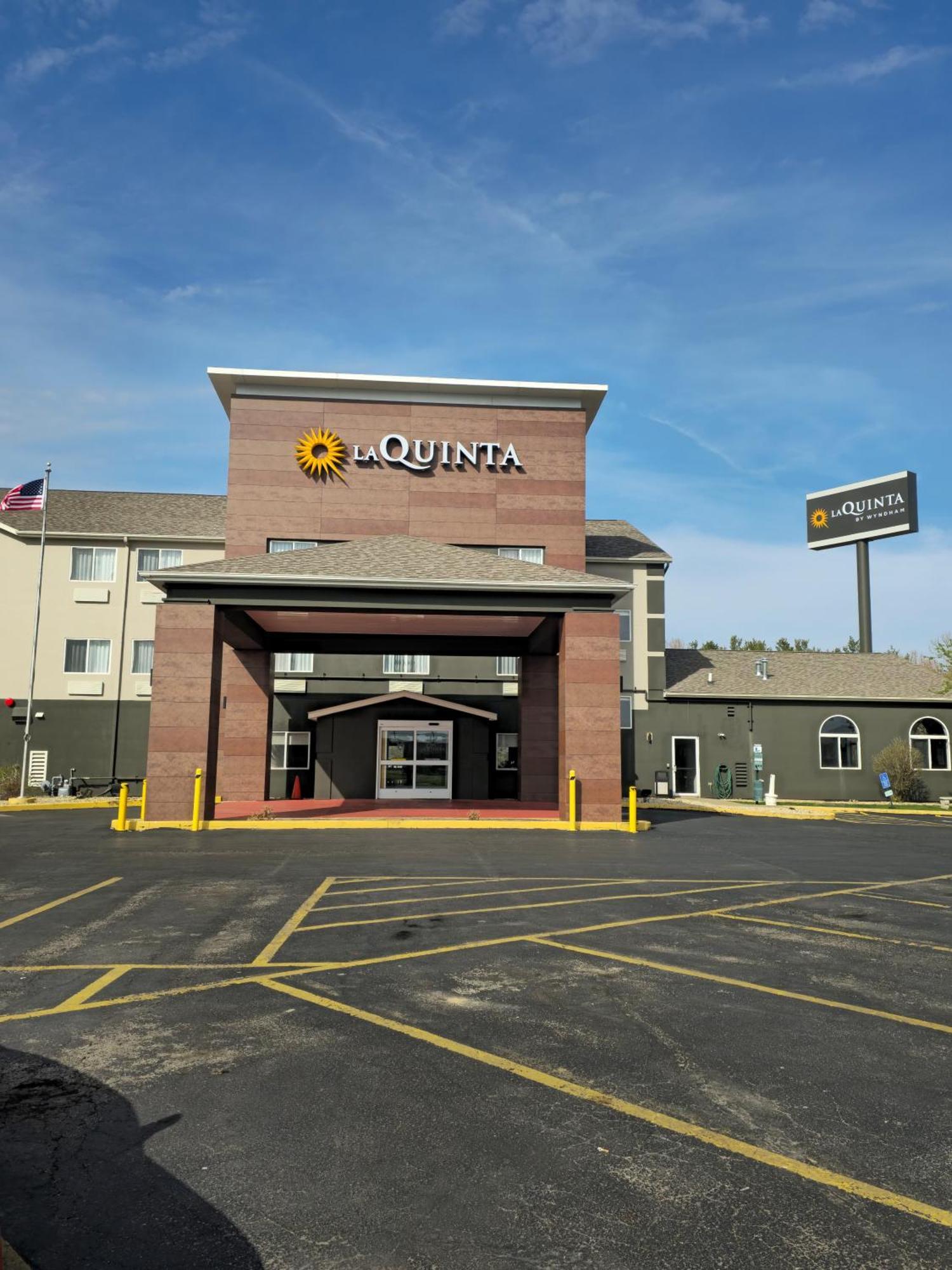 La Quinta Inn & Suites By Wyndham Peru Starved Rock St Park Esterno foto