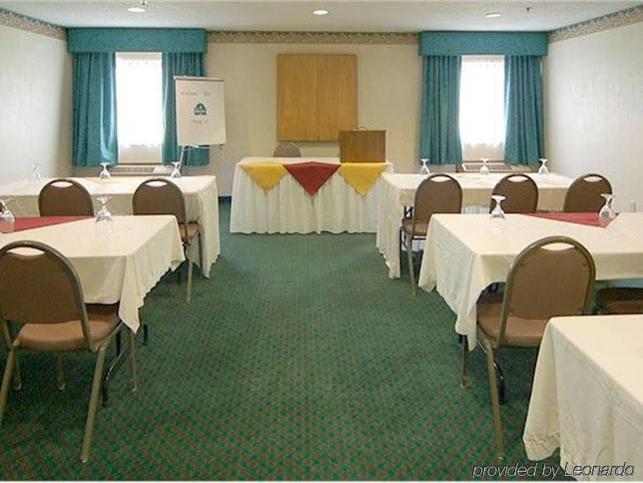 La Quinta Inn & Suites By Wyndham Peru Starved Rock St Park Esterno foto